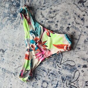 Like new L blackbough swim bottoms